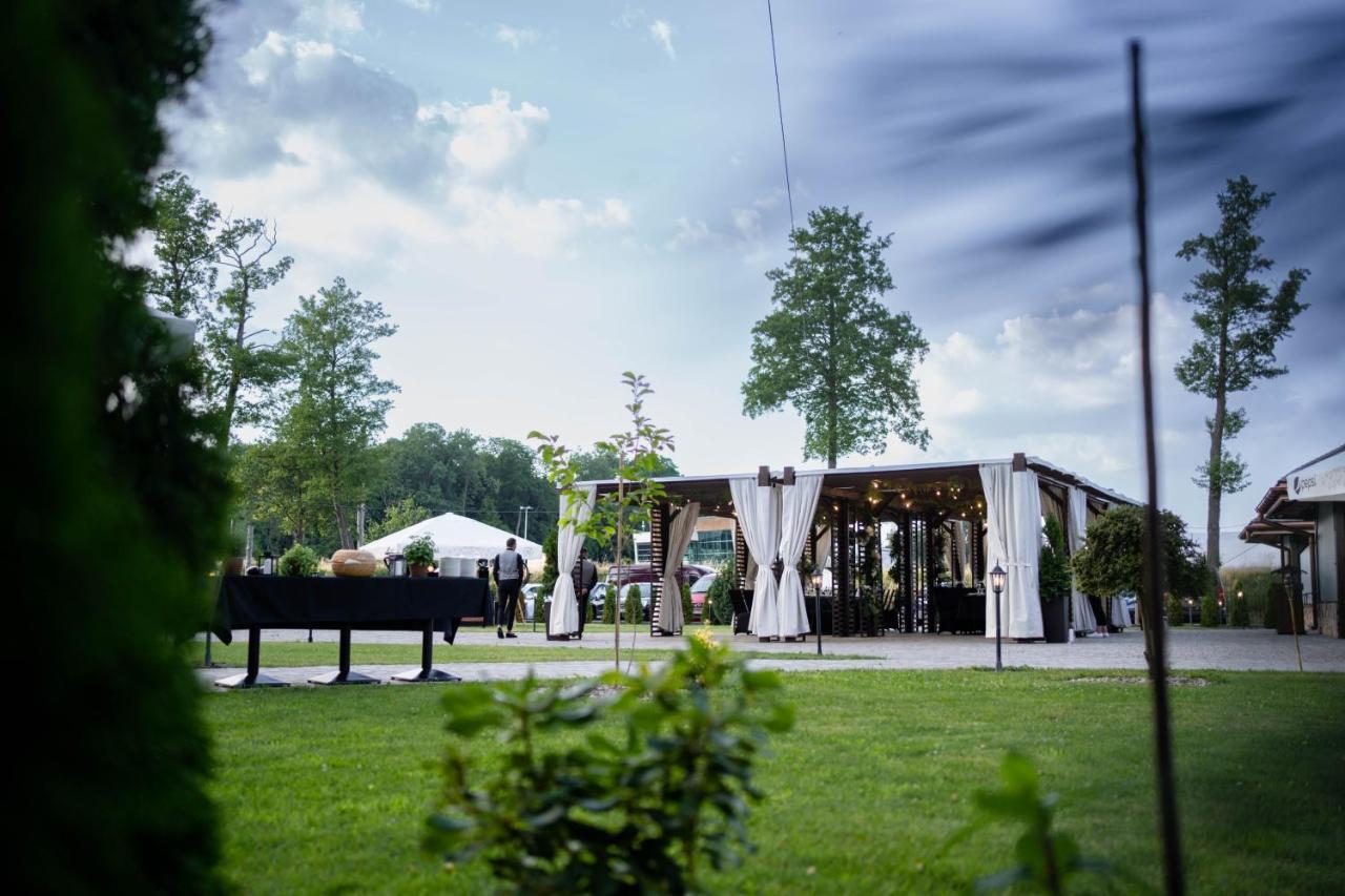 Hotel & Spa **** Kasztel Uniejow Exterior photo
