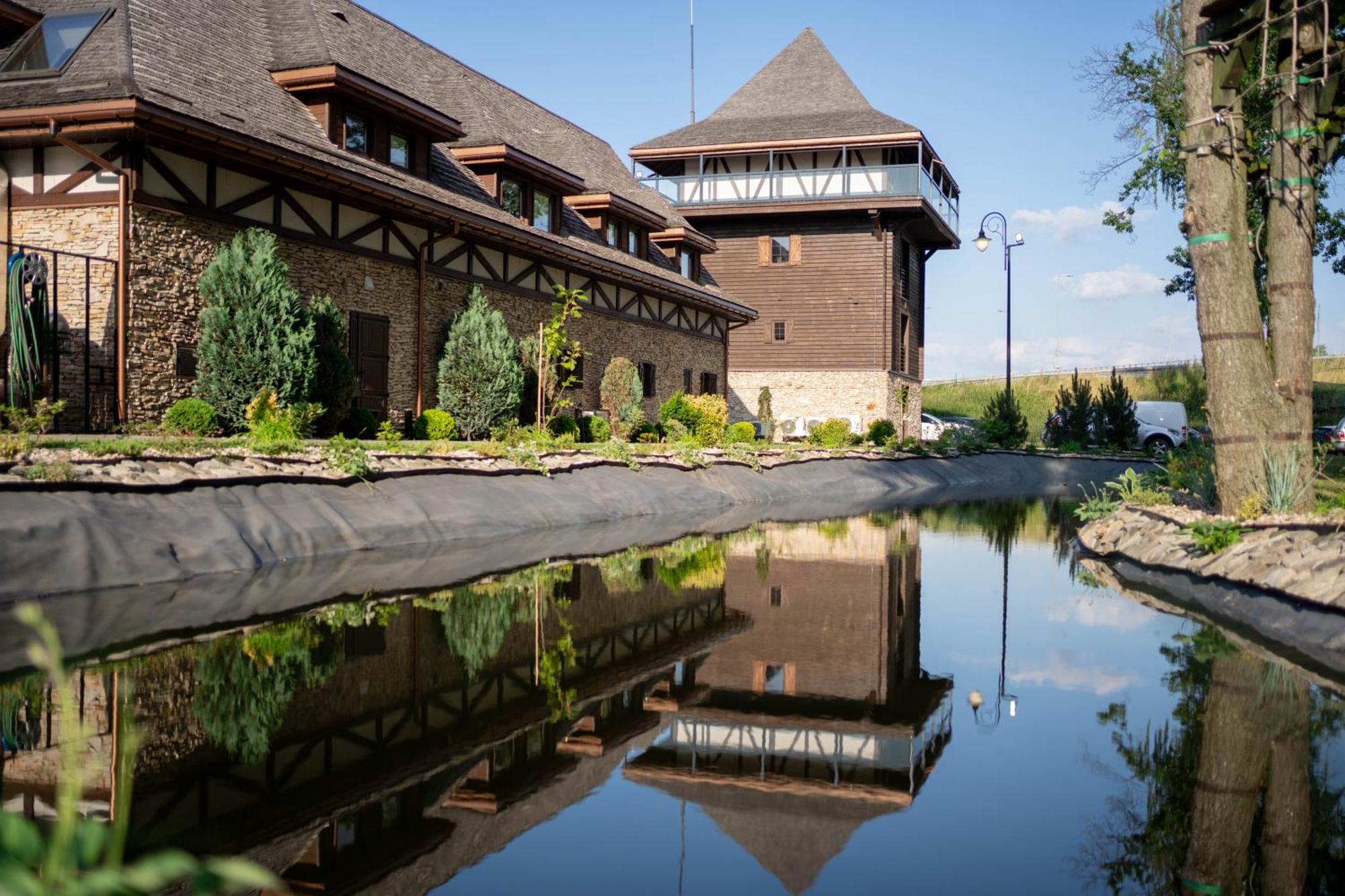 Hotel & Spa **** Kasztel Uniejow Exterior photo